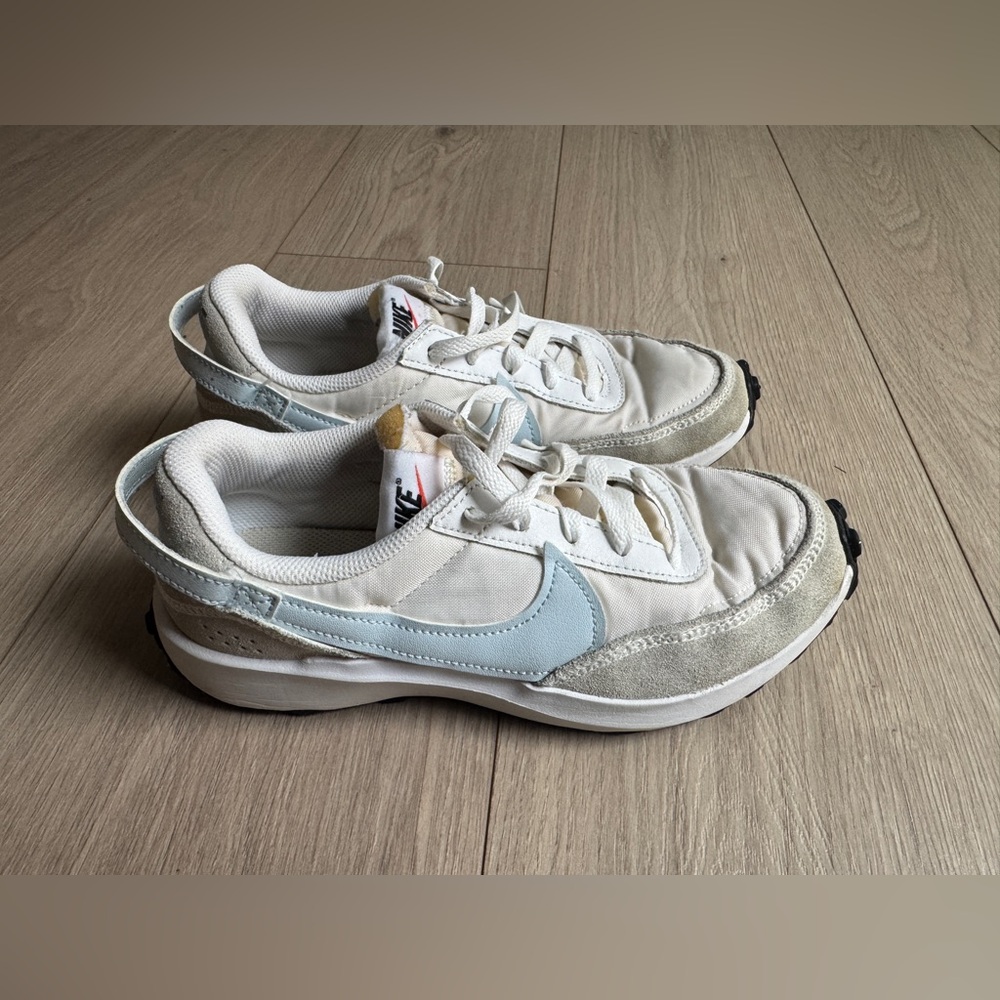 Nike Waffle Womens Size 7 Running Shoes, White W/ Light Blue Details, DH9523-105